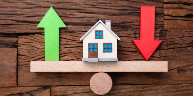 graphic of interest rates and the housing market