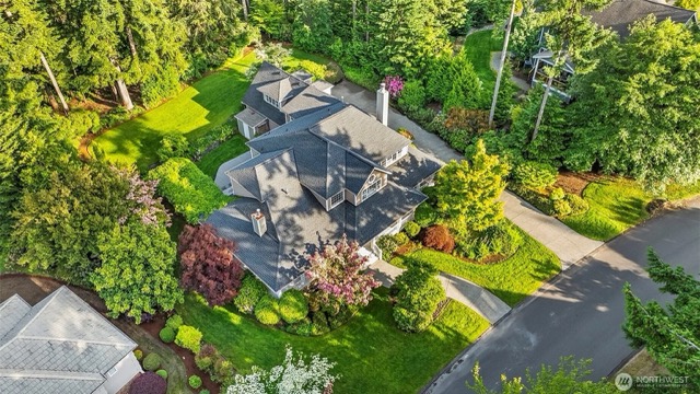 overhead photo of home in north gig harbor beige 2 stories