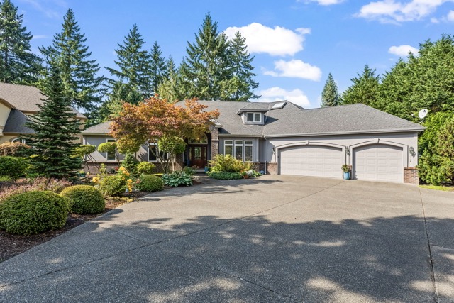 photo of home in north gig harbor with a large driveway