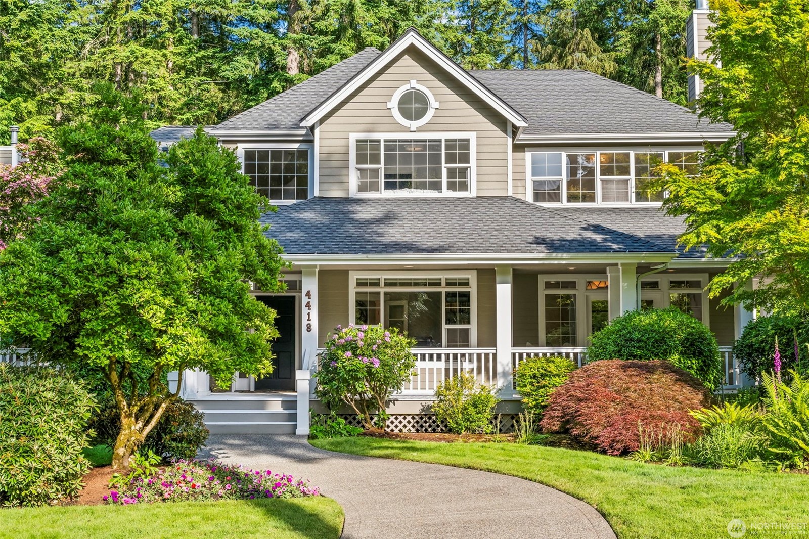 photo of home in north gig harbor beige 2 story